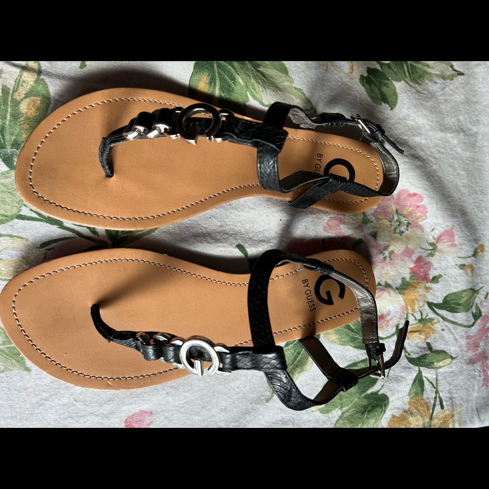 G by Guess Black Women'S Lyrikk Flat Thong Sandals